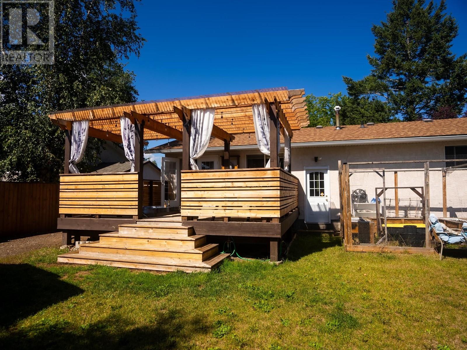 208 GORDON CRESCENT