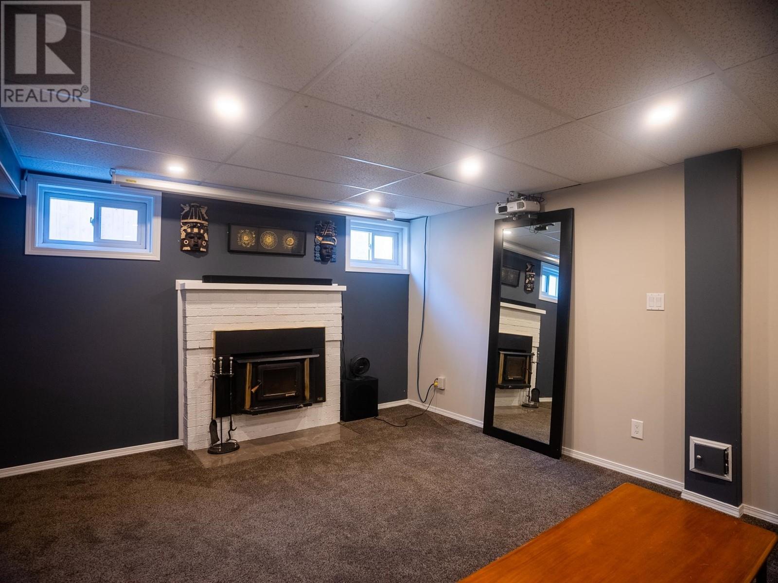 208 GORDON CRESCENT