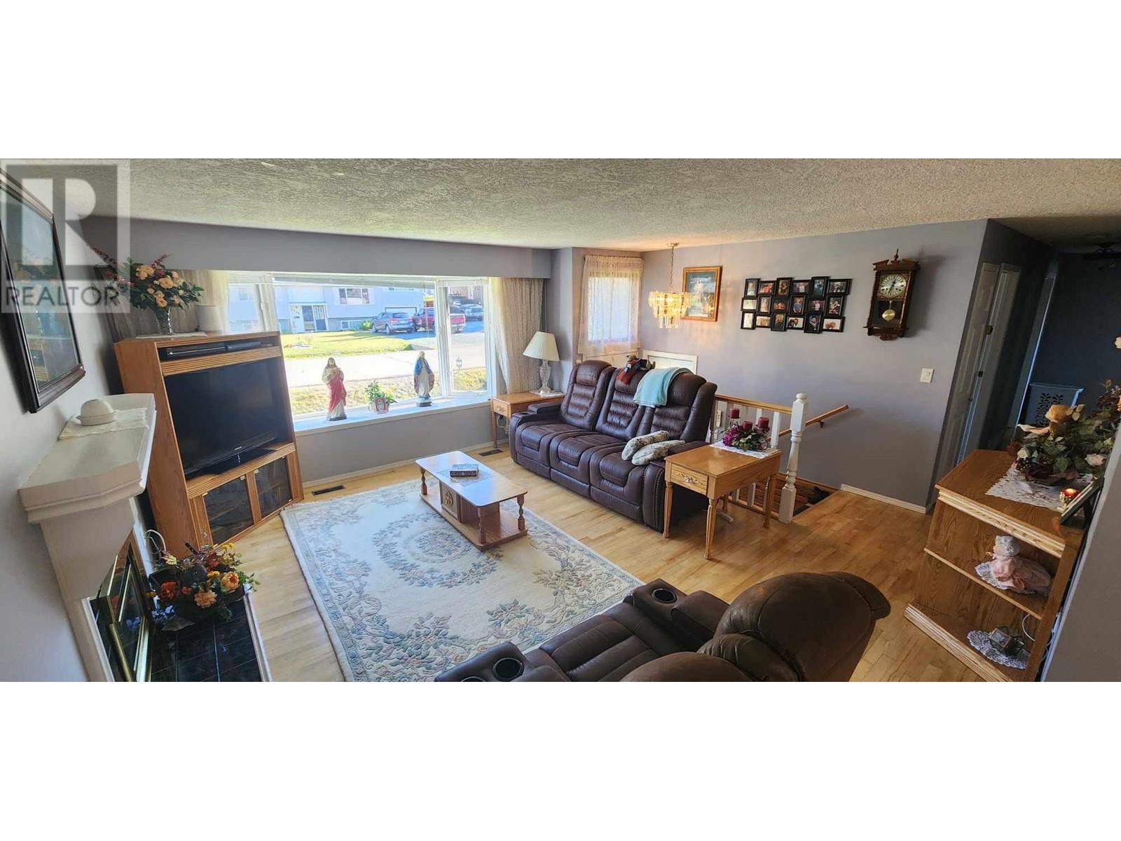 7713 THOMPSON DRIVE