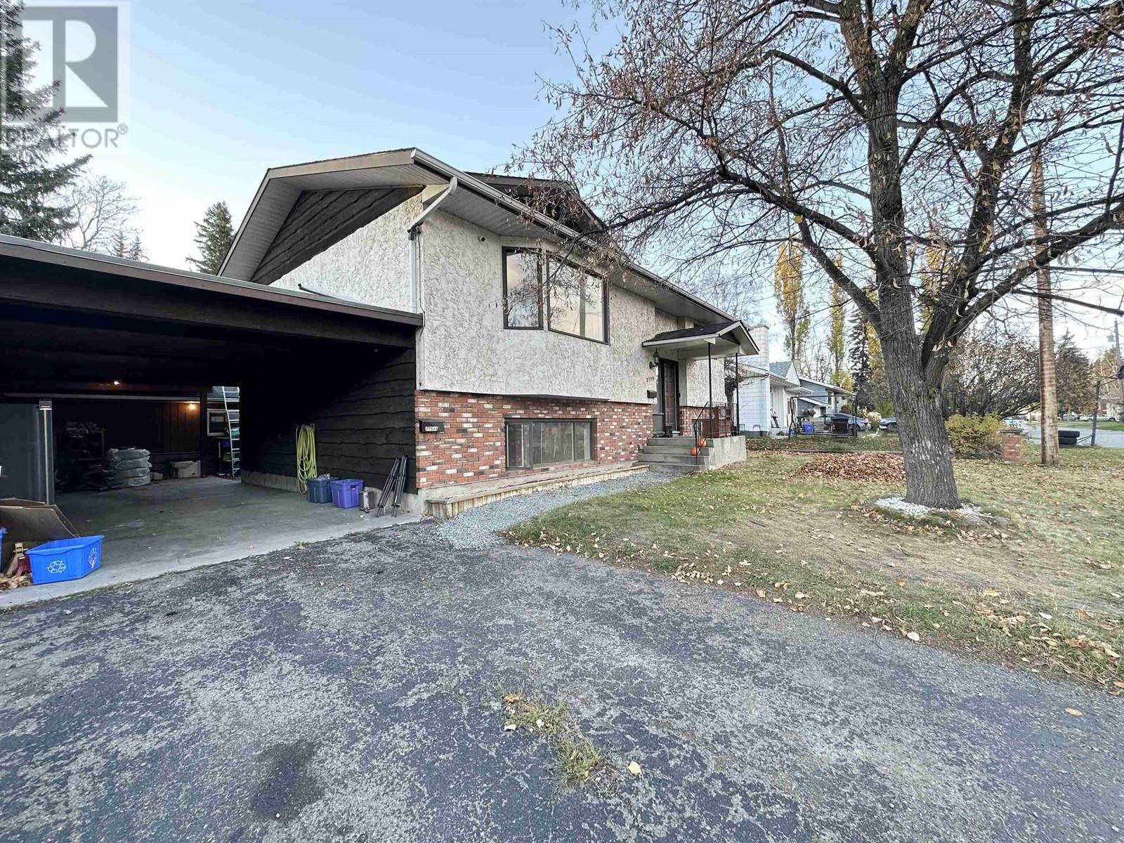 2759 MOYIE STREET