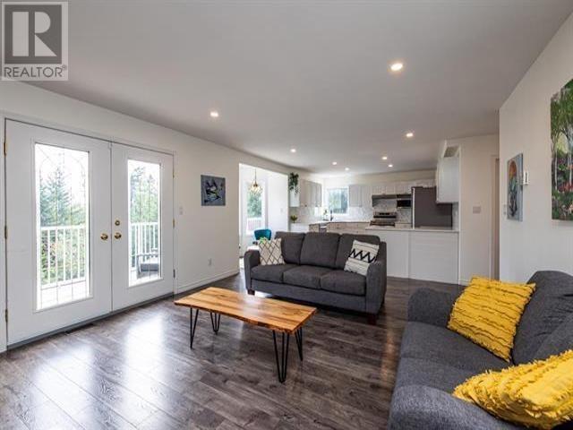 2454 PANORAMA CRESCENT