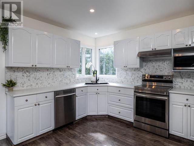 2454 PANORAMA CRESCENT