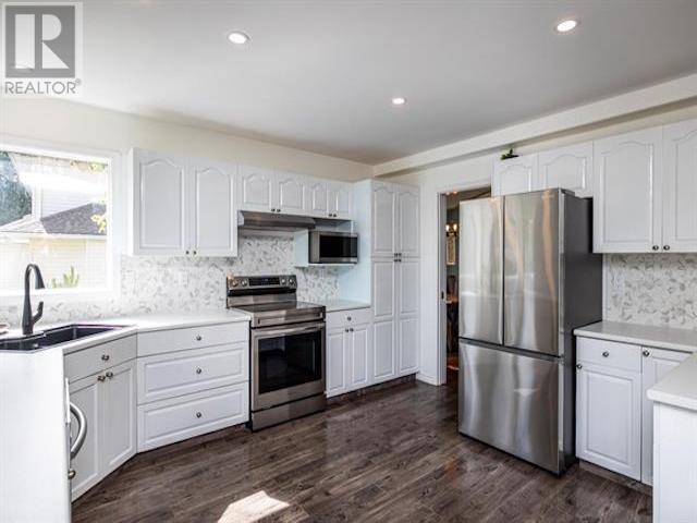 2454 PANORAMA CRESCENT