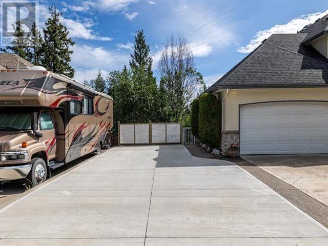 2454 PANORAMA CRESCENT