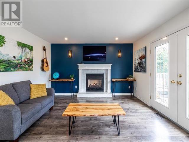 2454 PANORAMA CRESCENT