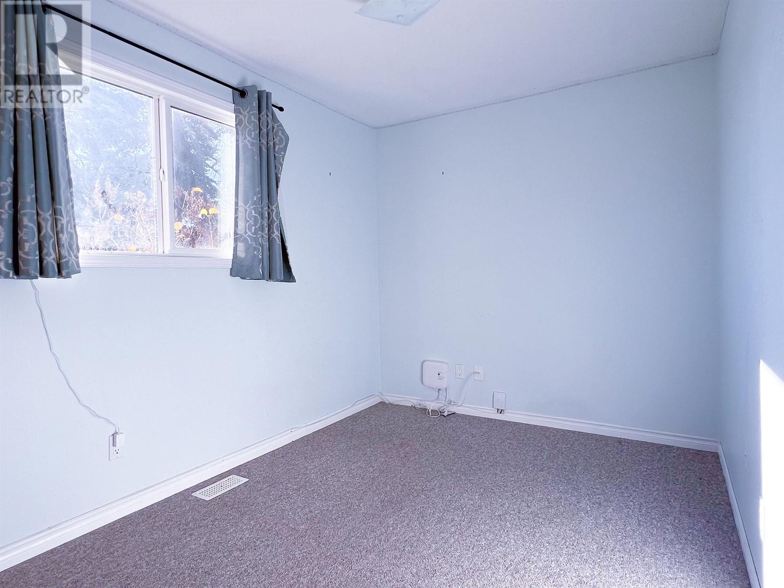 1044 HANSARD CRESCENT