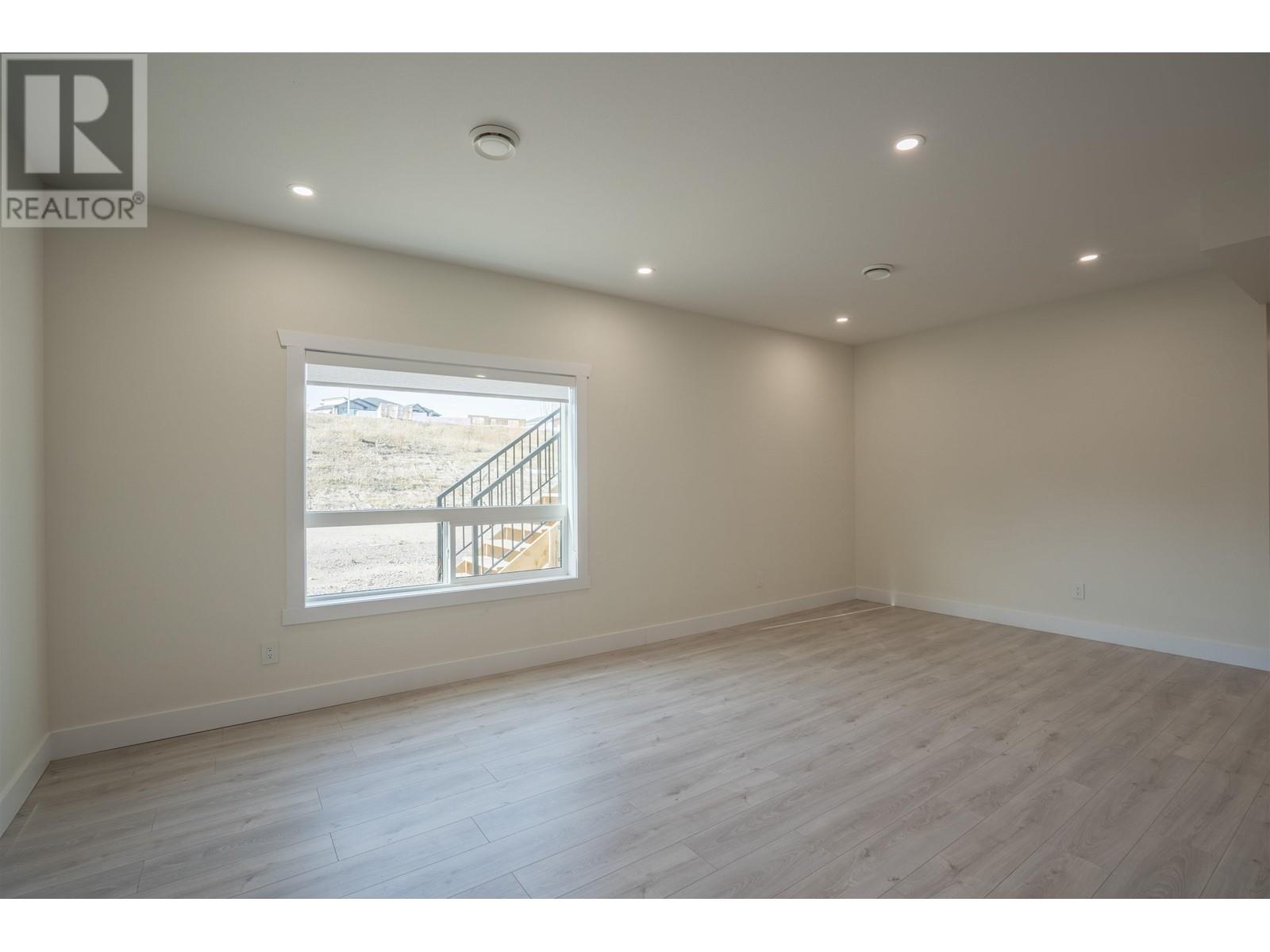 2953 MUNRO WAY