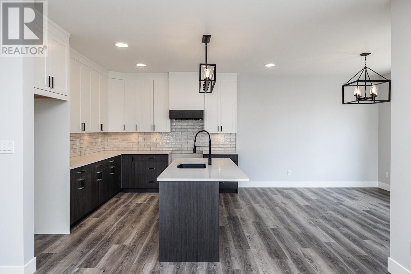1127 MONARCH COURT