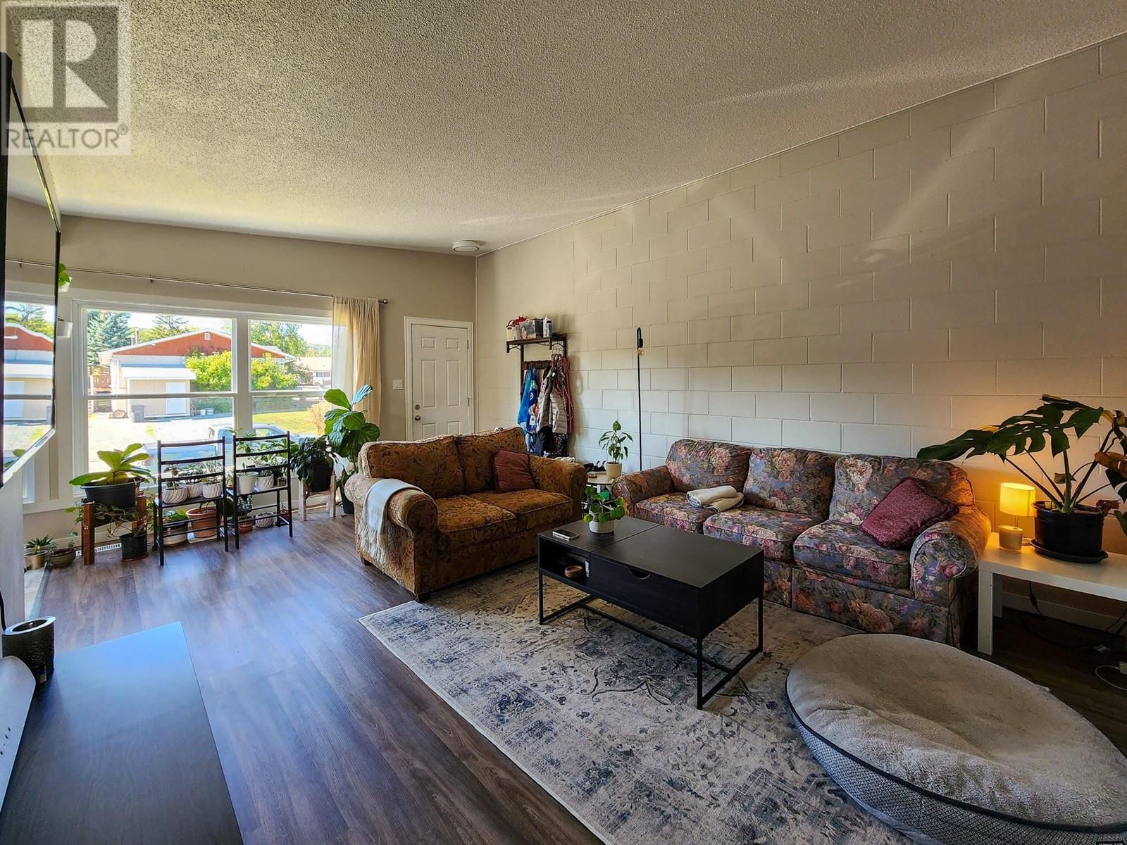2836-2838 ALEXANDER CRESCENT