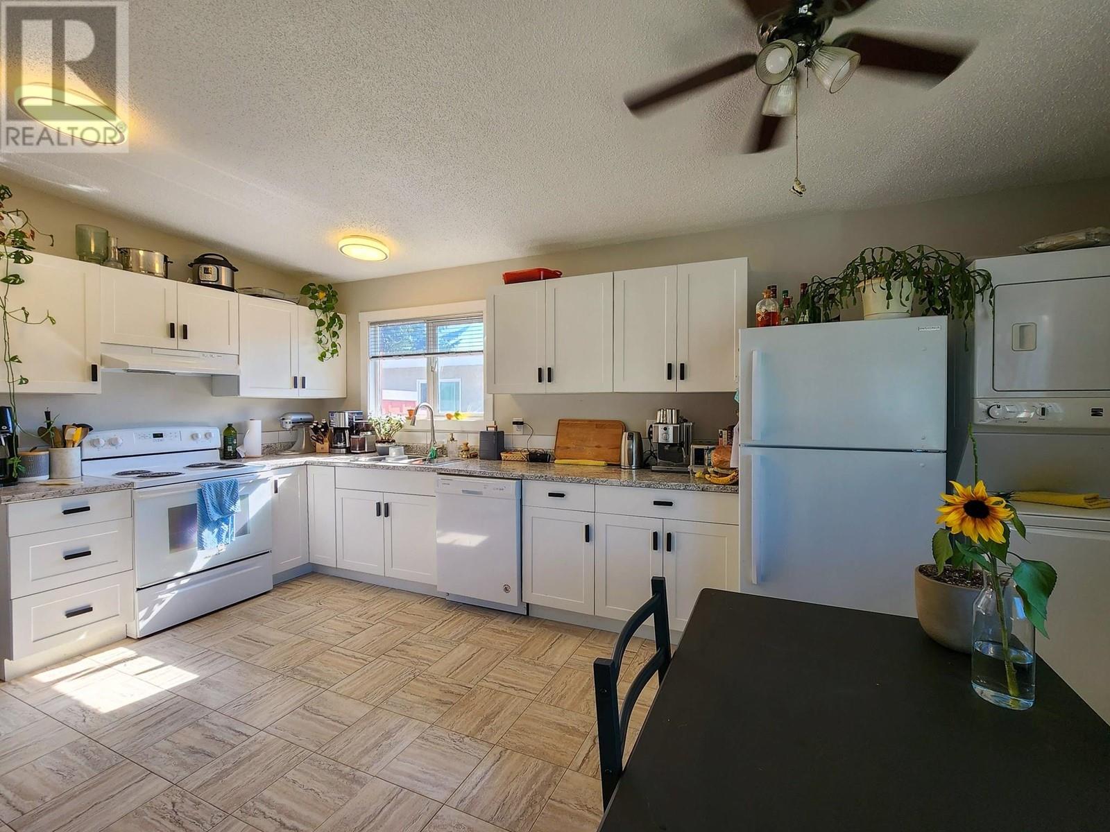 2836-2838 ALEXANDER CRESCENT