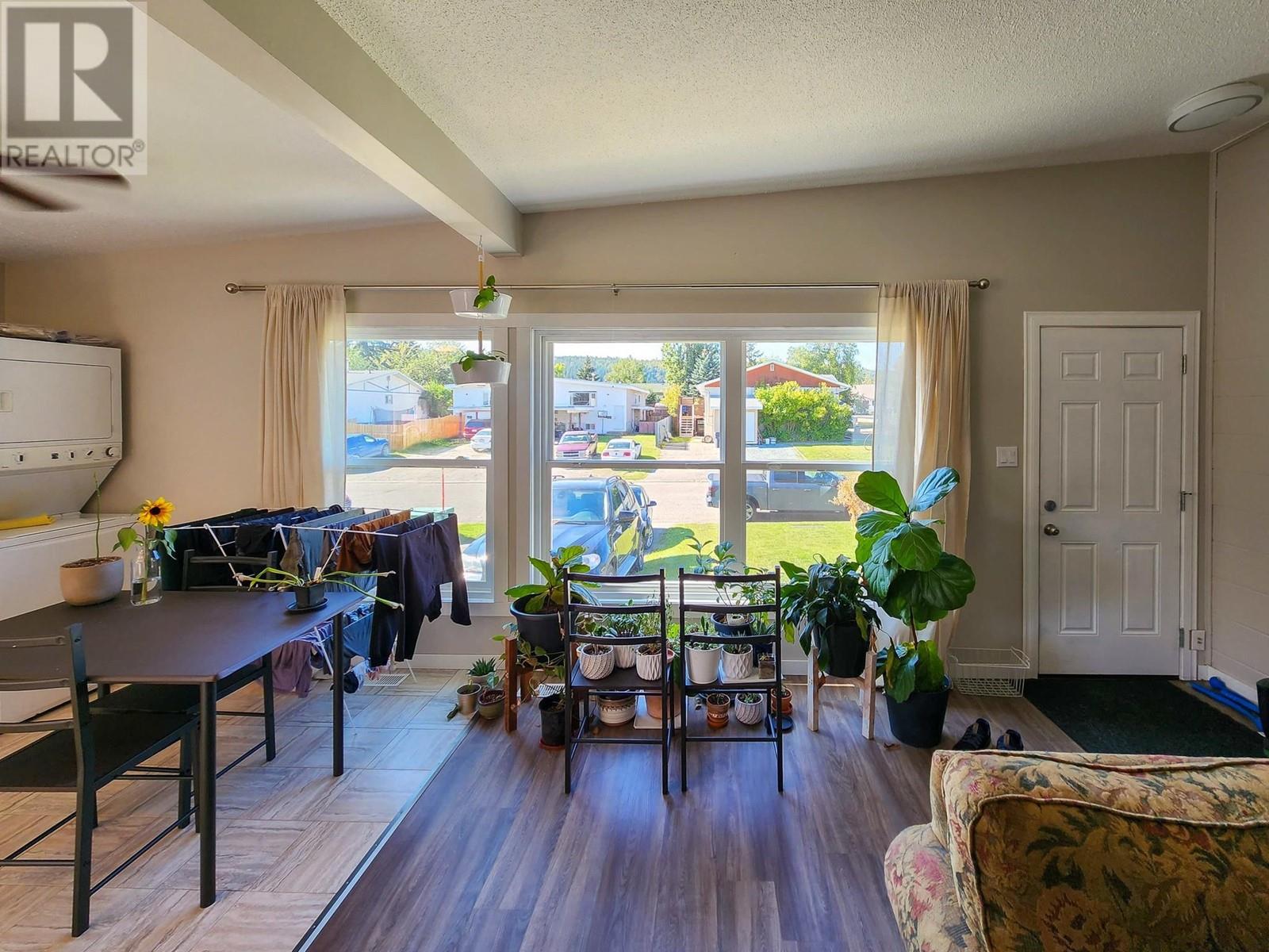 2836-2838 ALEXANDER CRESCENT