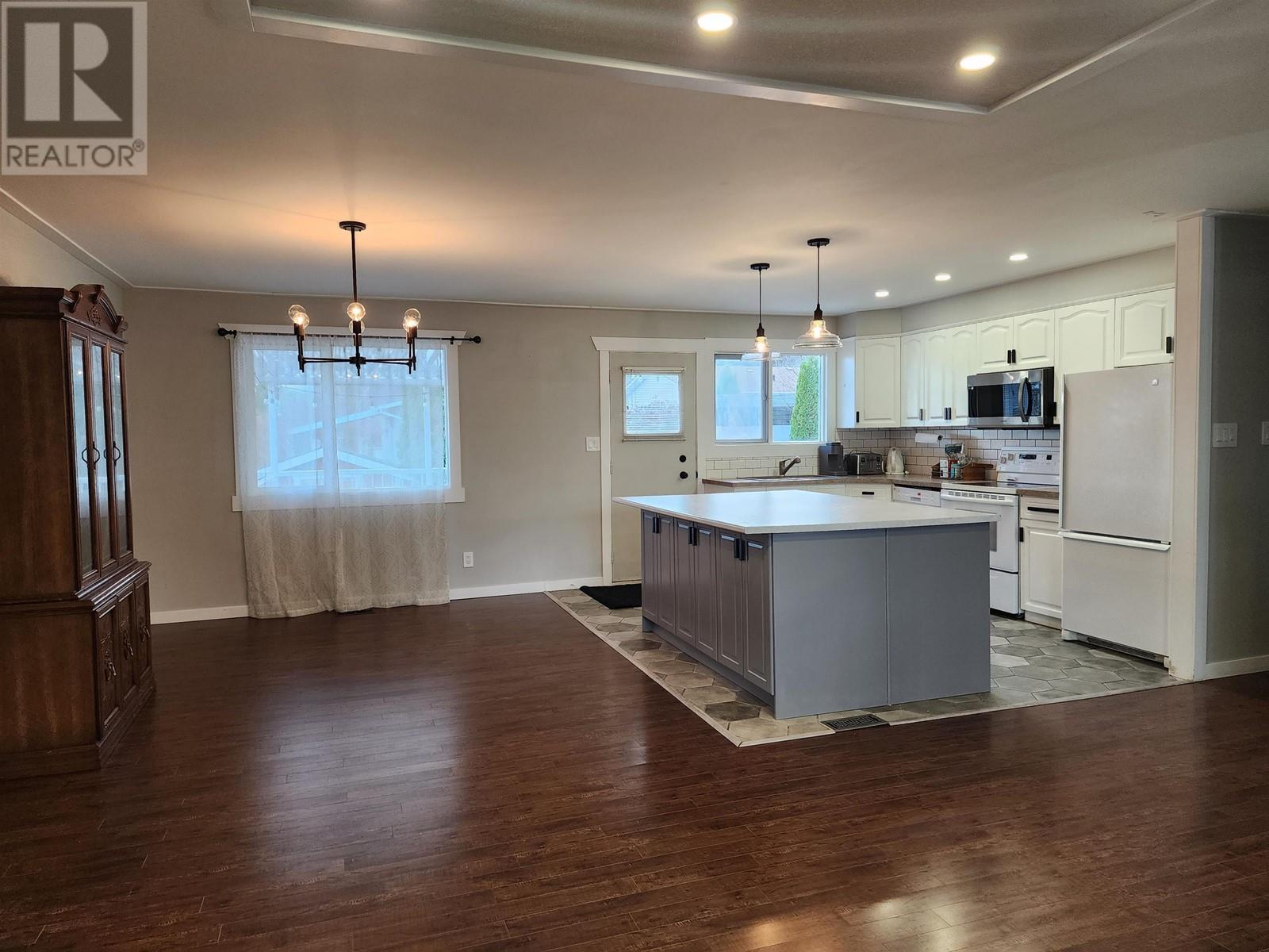 301 MORAN CRESCENT