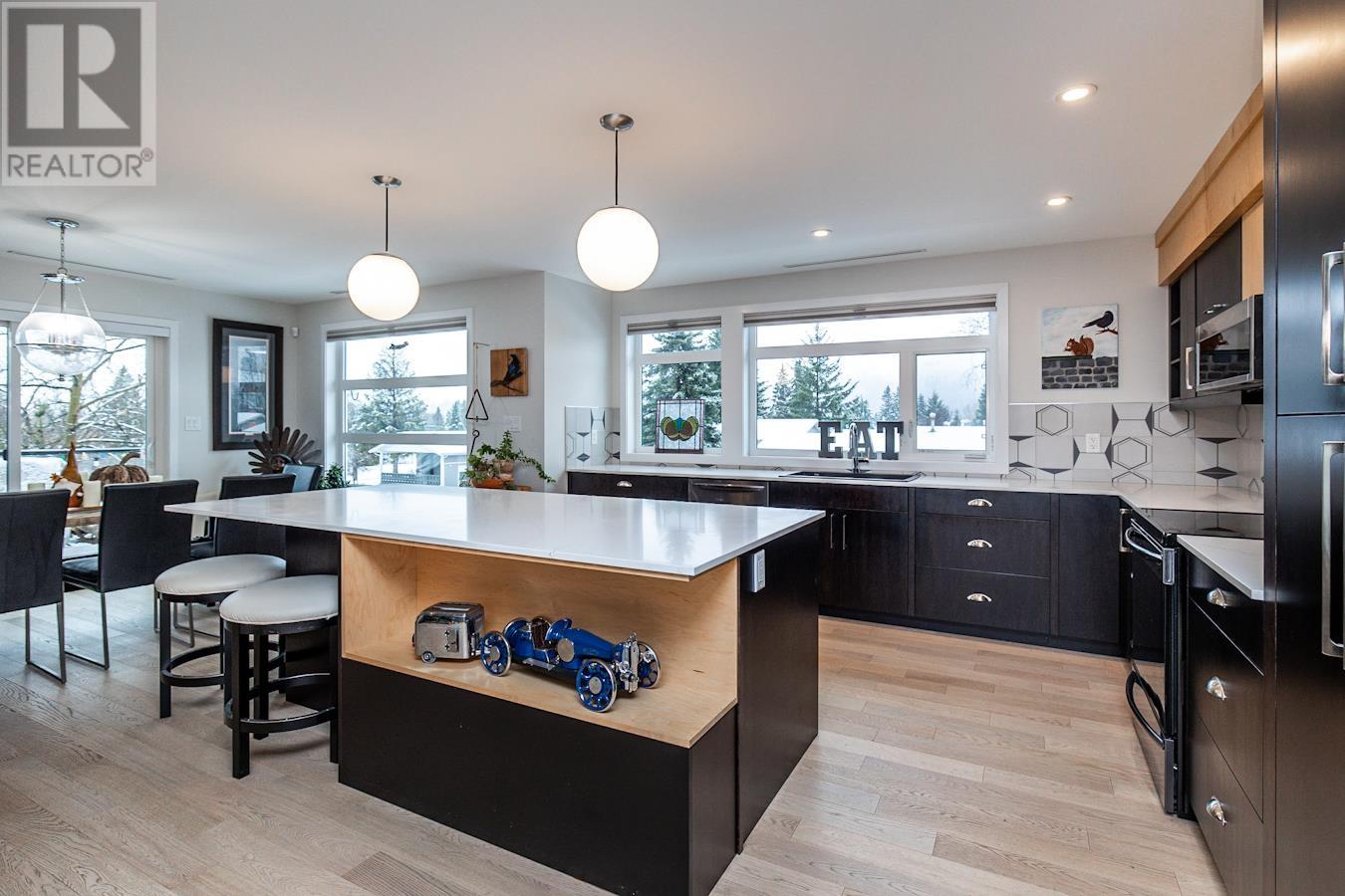 102 2422 VANIER DRIVE, #102