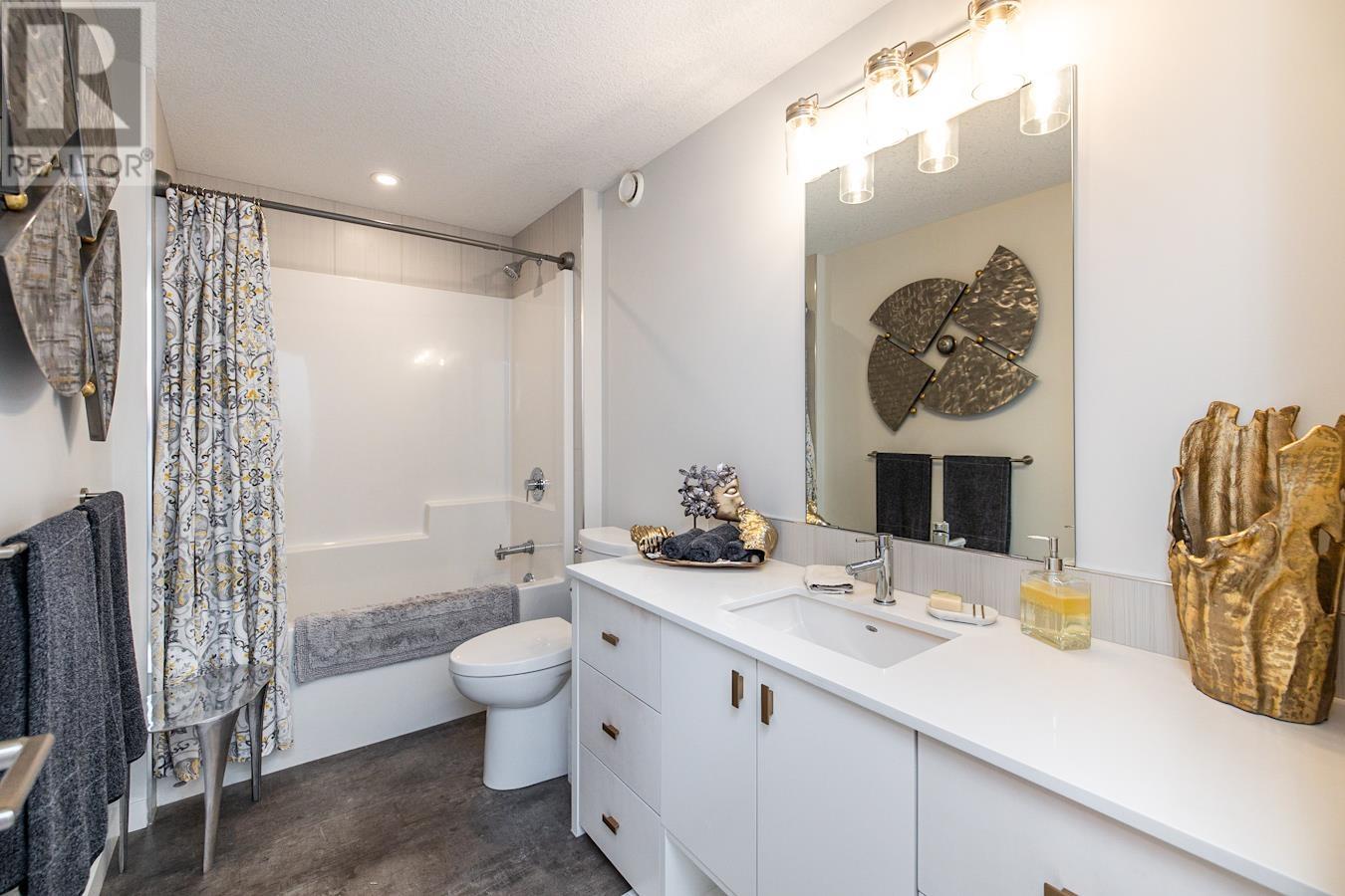 102 2422 VANIER DRIVE, #102