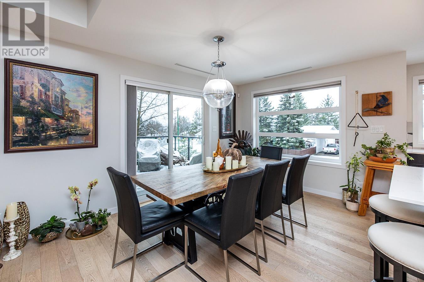 102 2422 VANIER DRIVE, #102