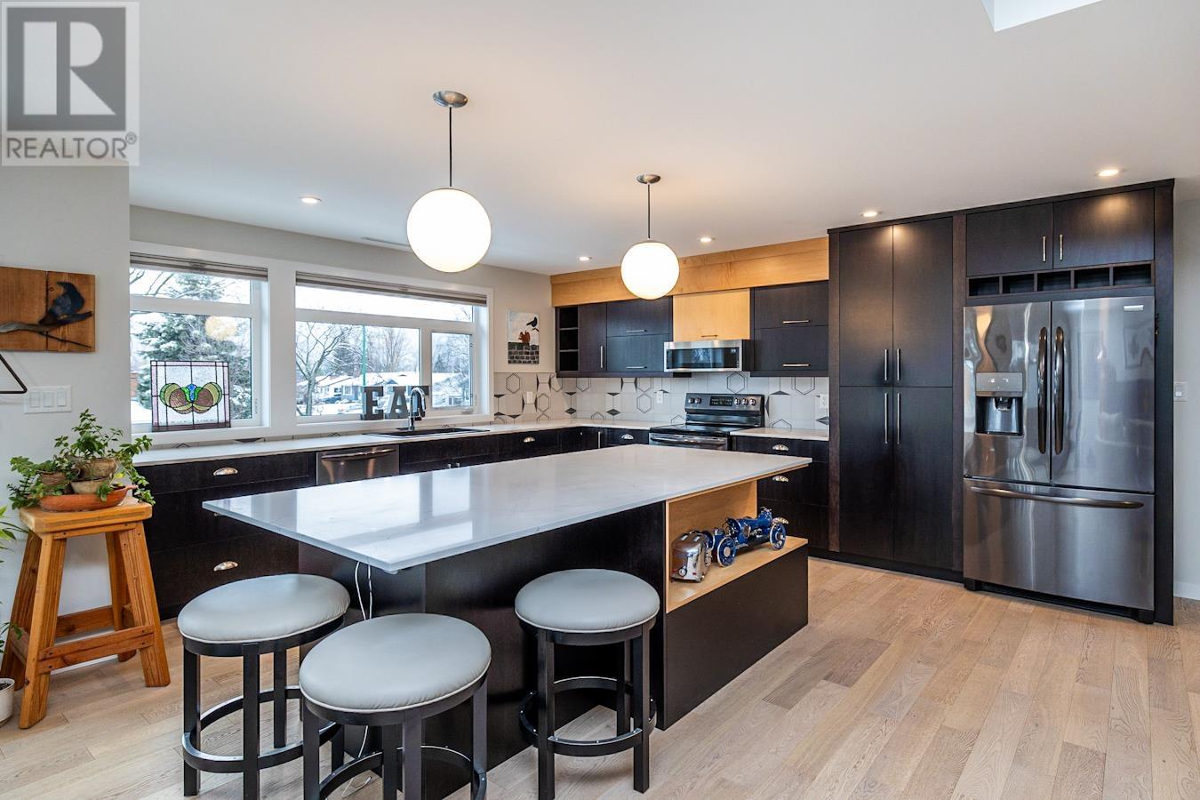 102 2422 VANIER DRIVE, #102