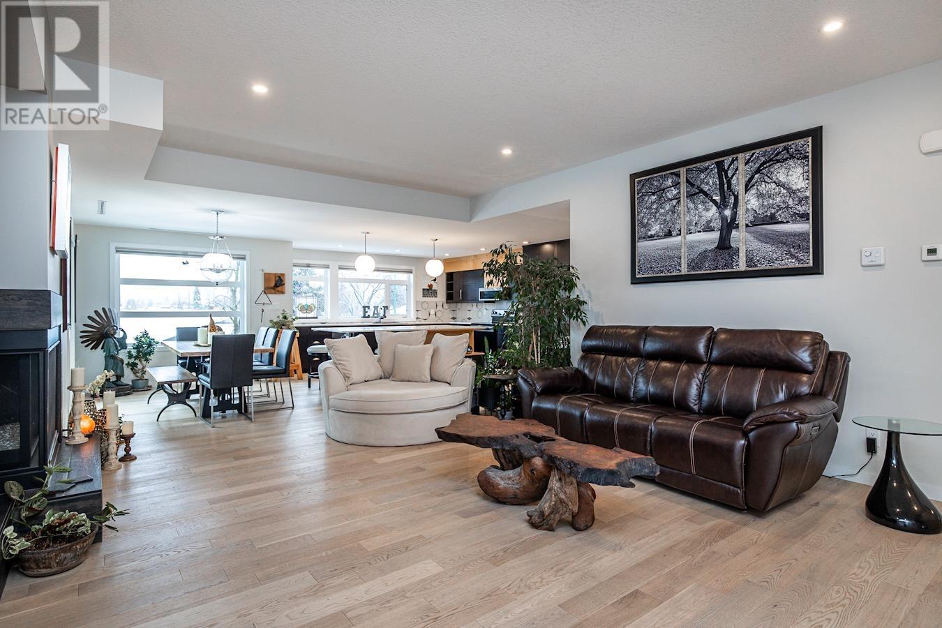 102 2422 VANIER DRIVE, #102