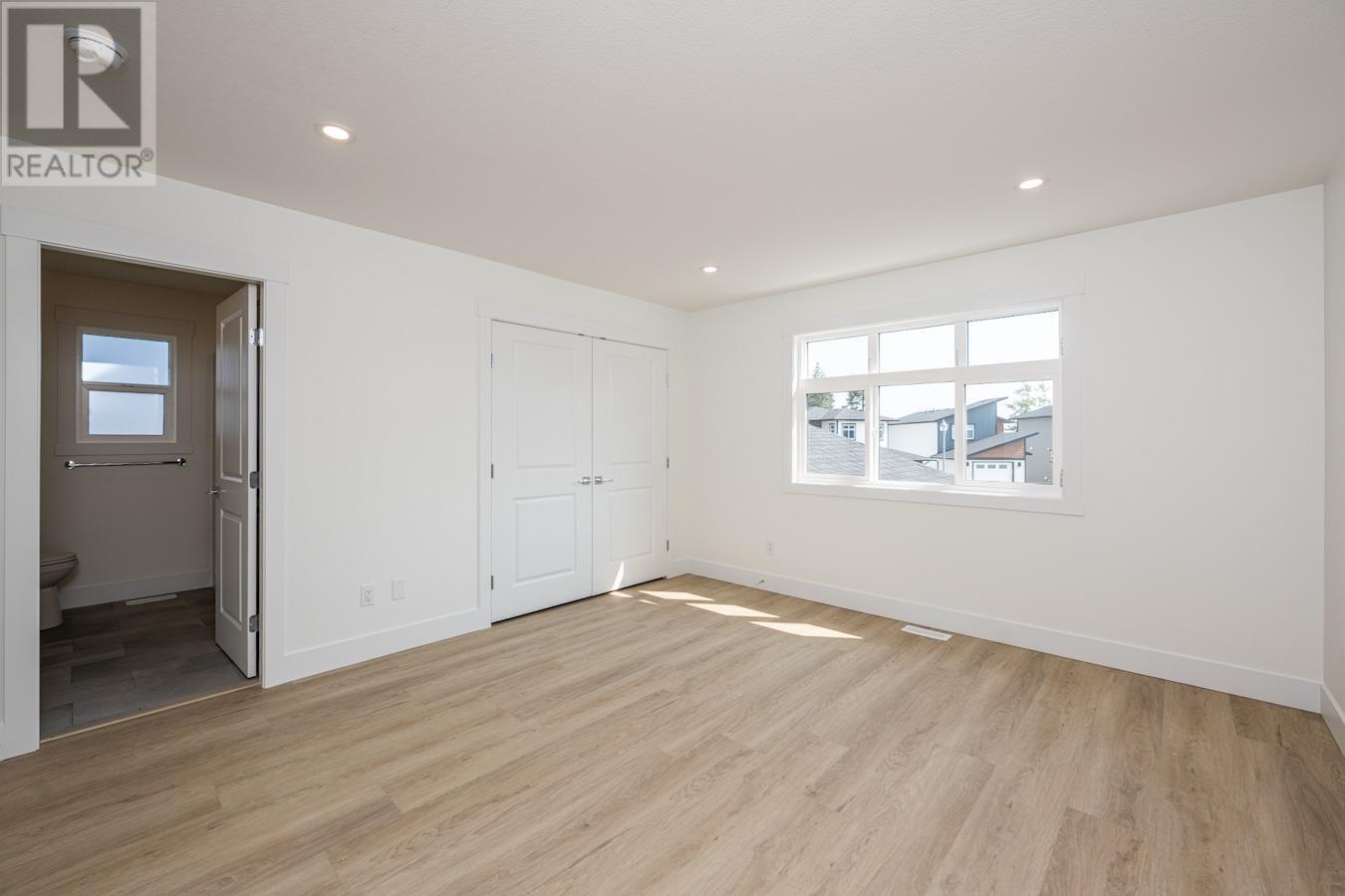 114 6664 WESTMOUNT DRIVE, #114