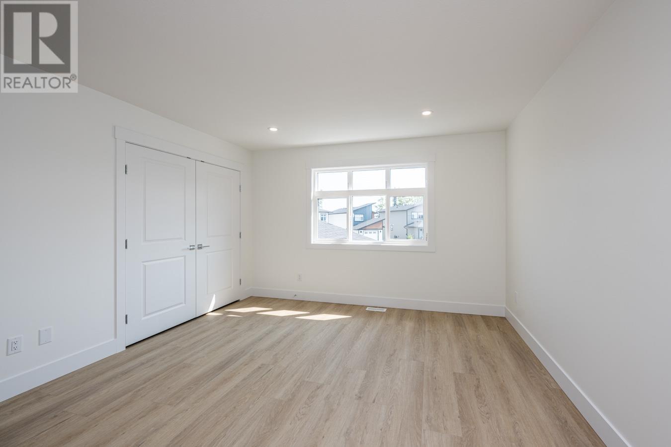 114 6664 WESTMOUNT DRIVE, #114