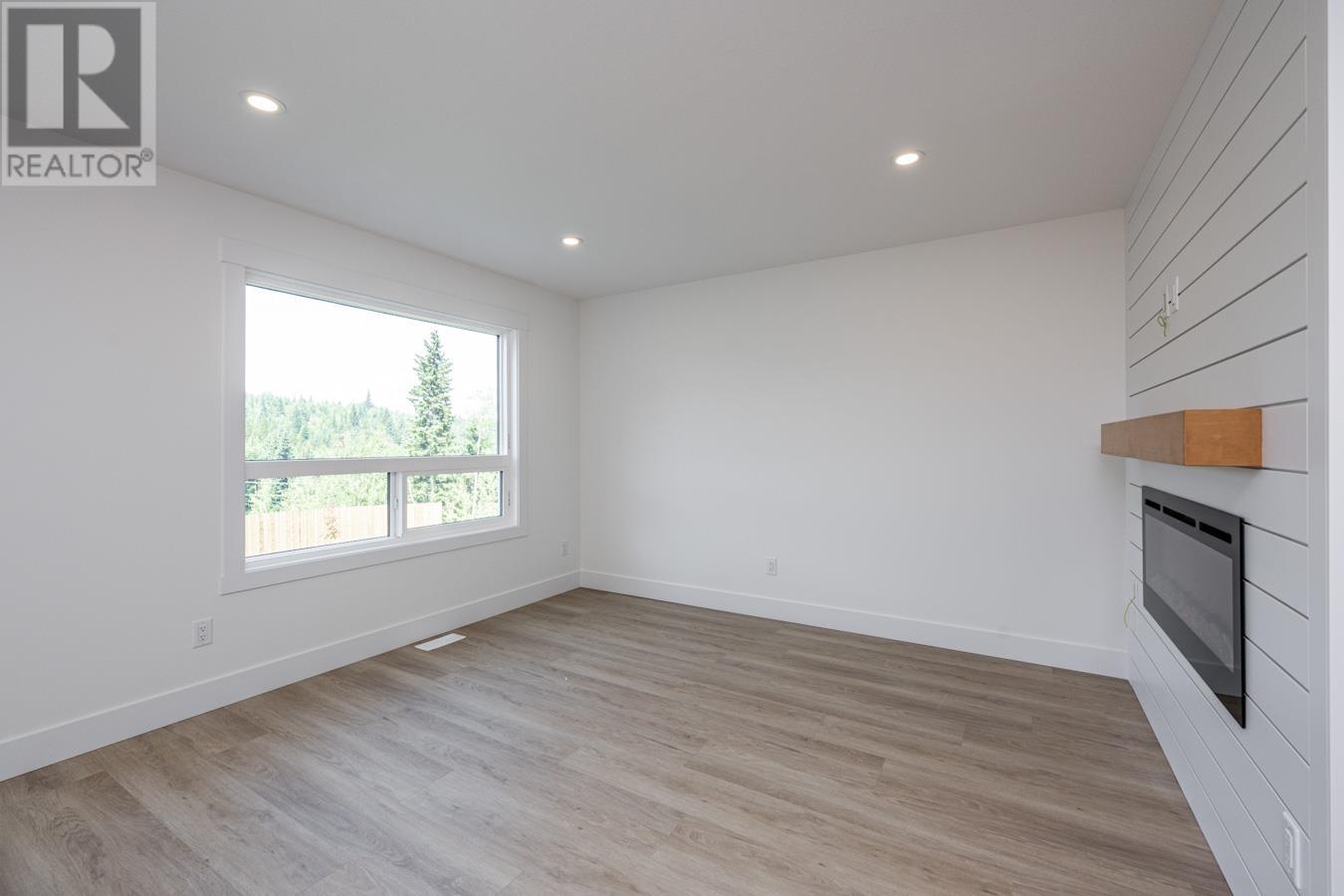114 6664 WESTMOUNT DRIVE, #114