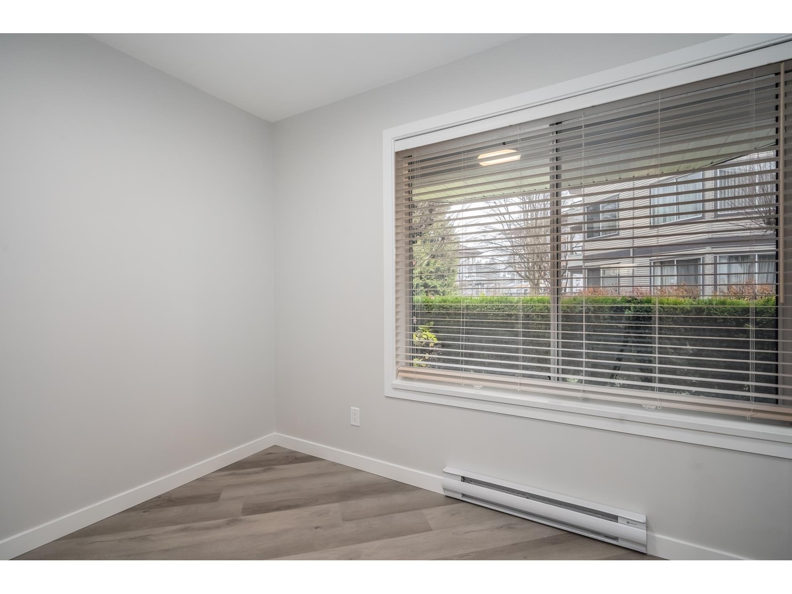 118 2451 GLADWIN ROAD, #118