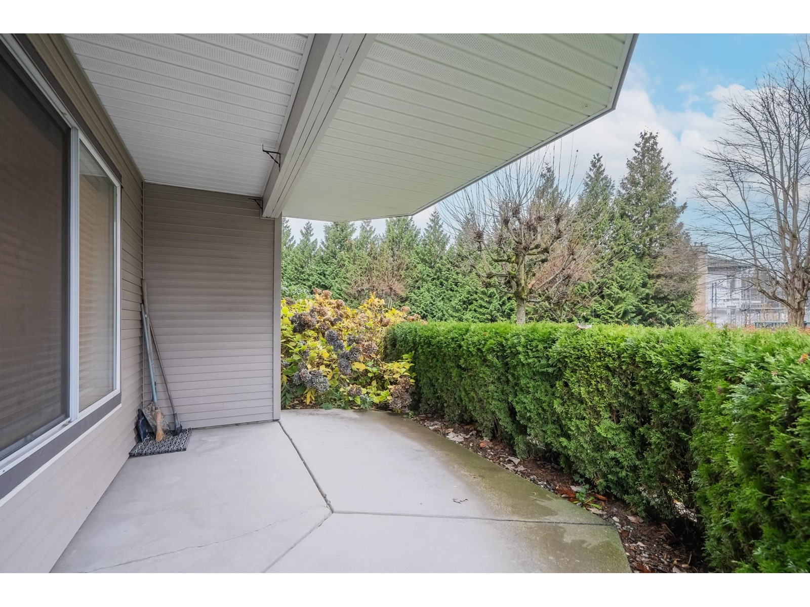 118 2451 GLADWIN ROAD, #118