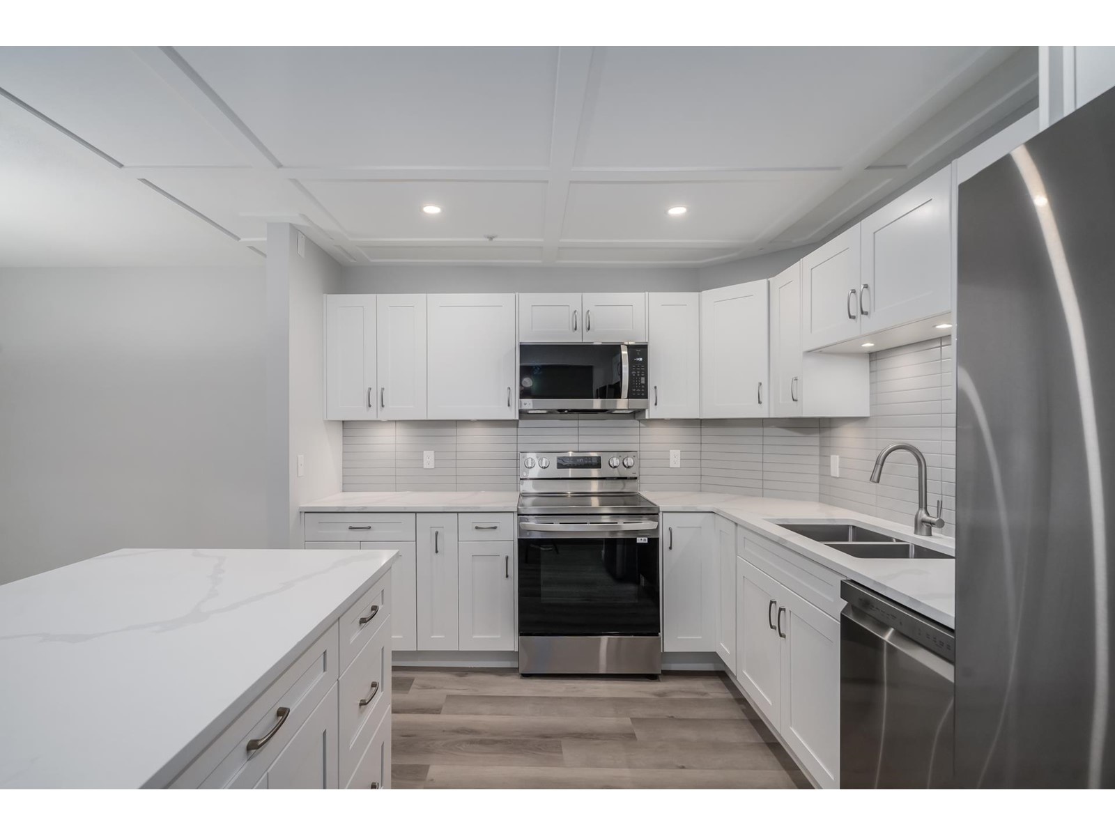 118 2451 GLADWIN ROAD, #118