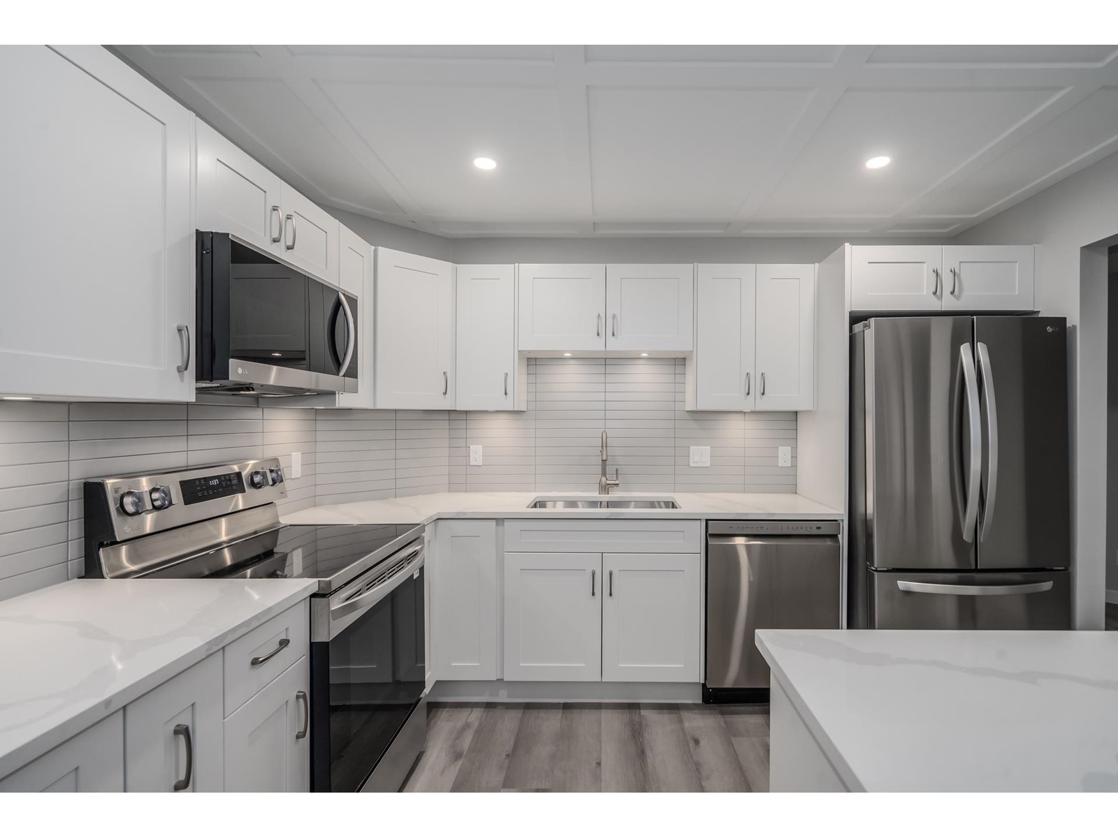 118 2451 GLADWIN ROAD, #118