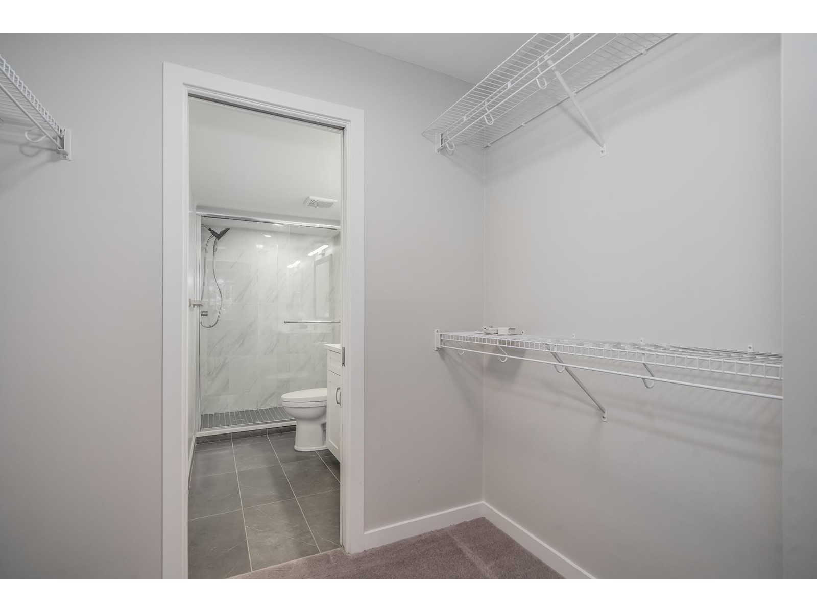 118 2451 GLADWIN ROAD, #118