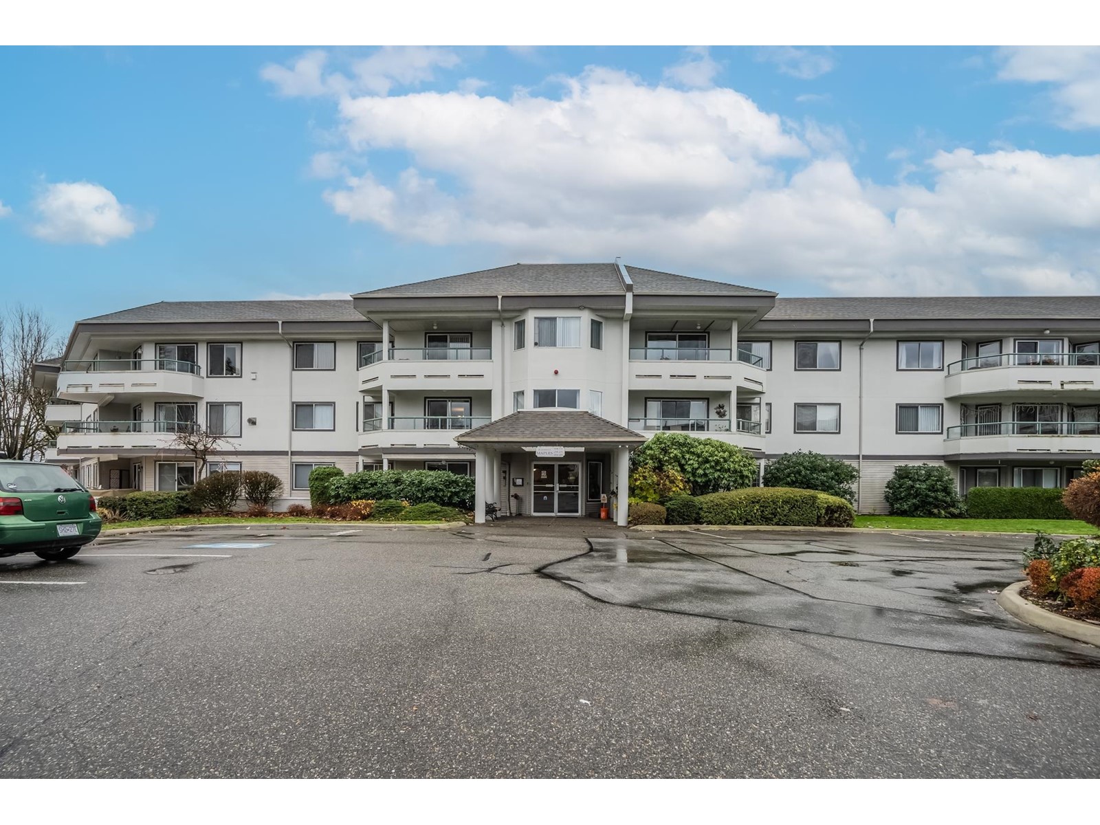 118 2451 GLADWIN ROAD, #118