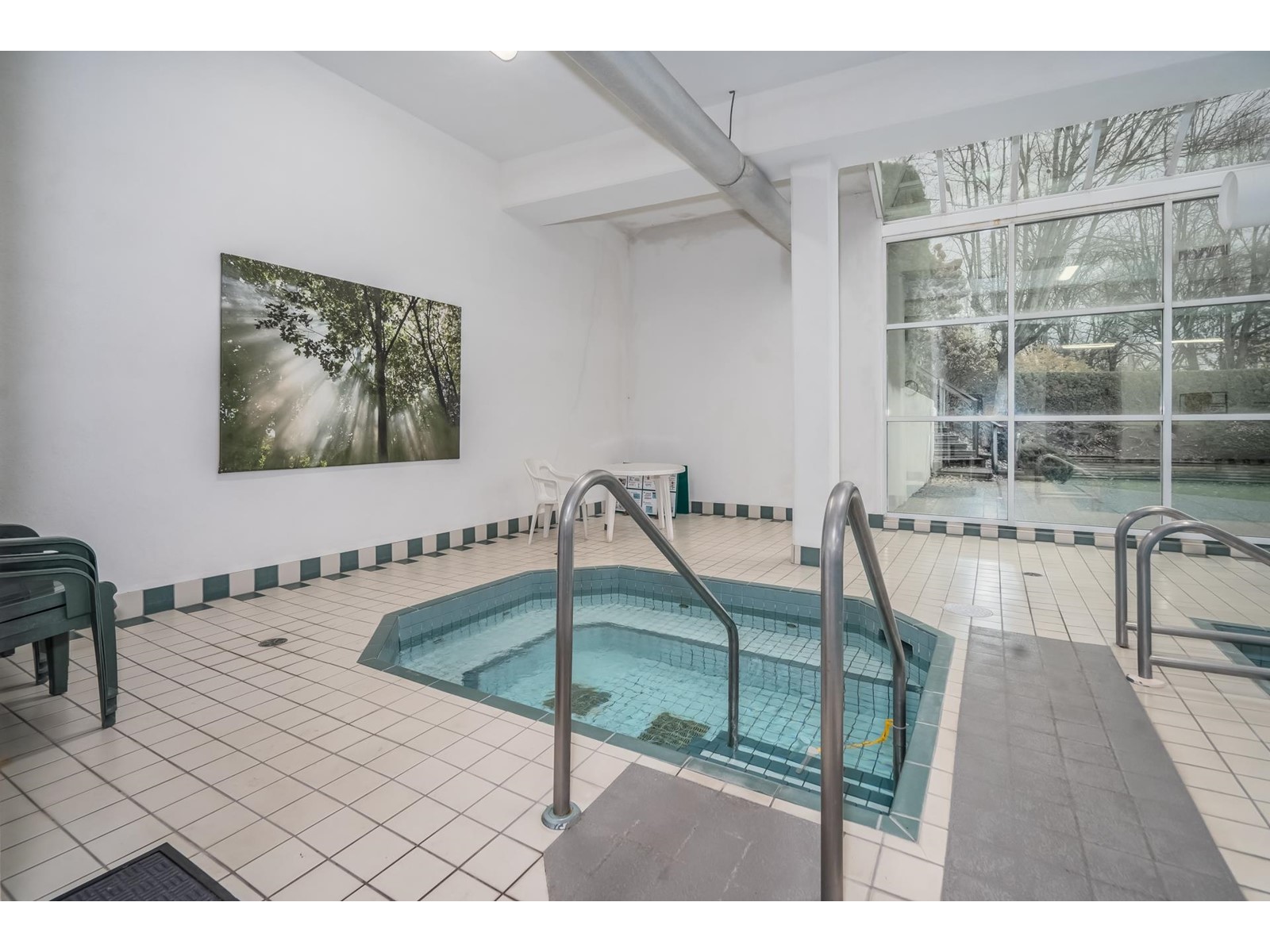 118 2451 GLADWIN ROAD, #118