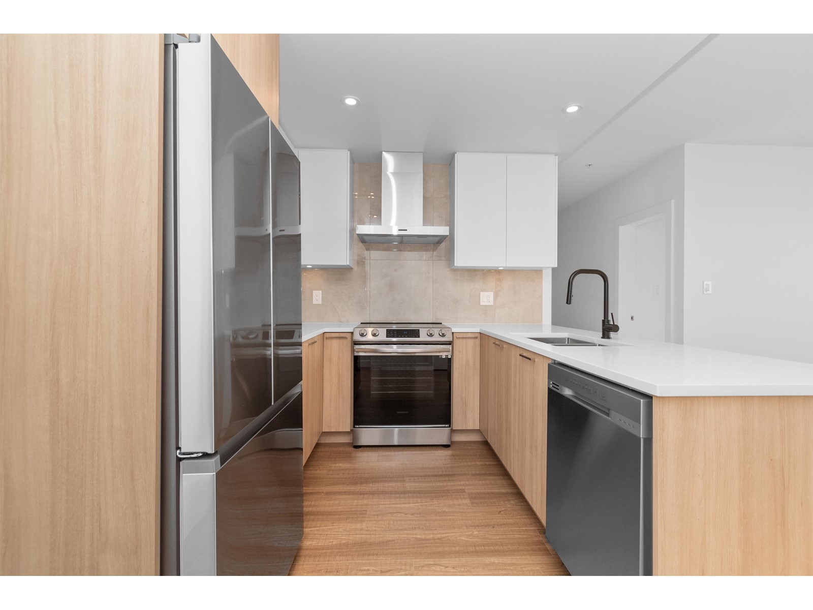 B304 31940 RAVEN AVENUE, #B304