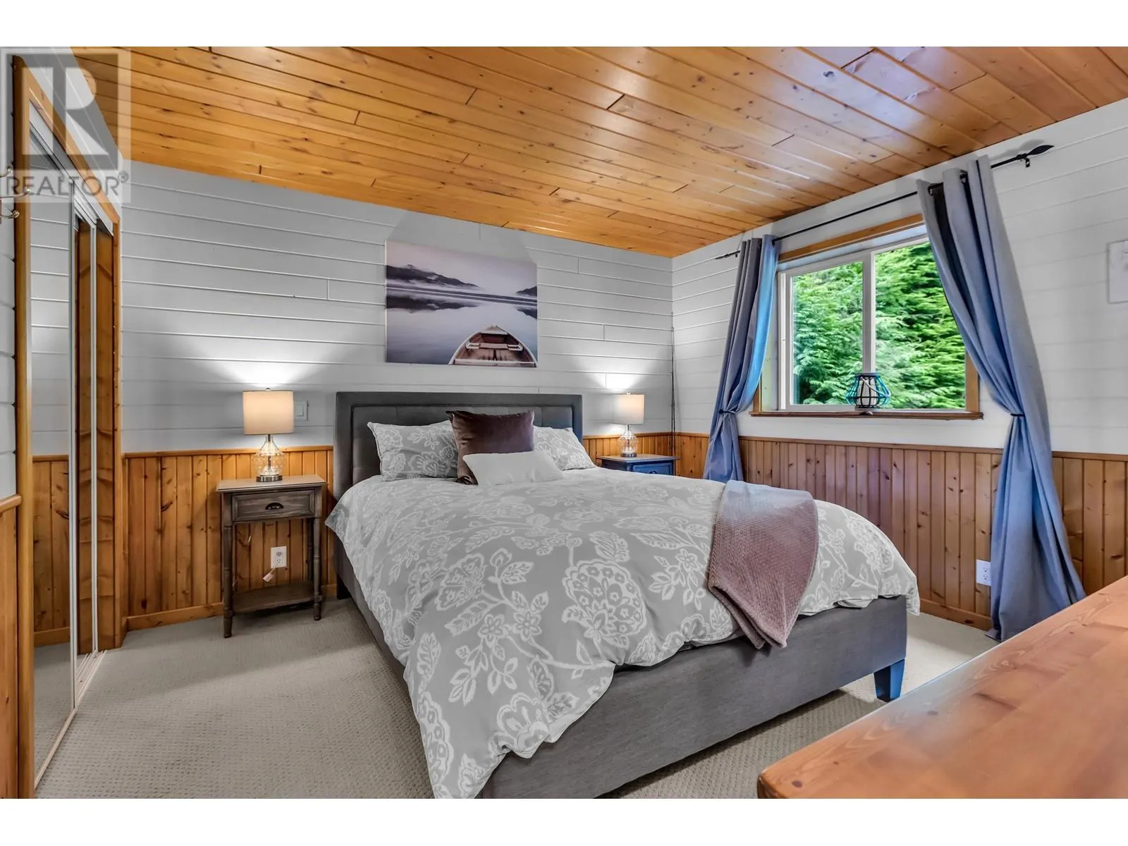 4 CHRISTIAN COVE