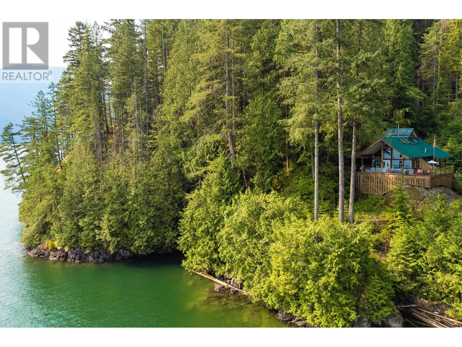 4 CHRISTIAN COVE