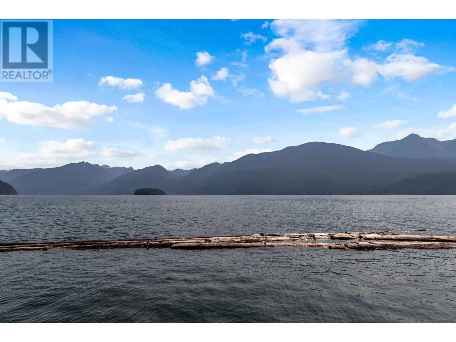 4 CHRISTIAN COVE