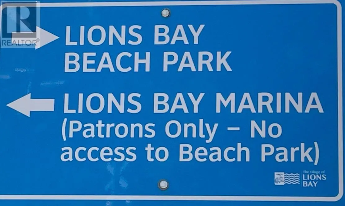 35 LIONS BAY AVENUE