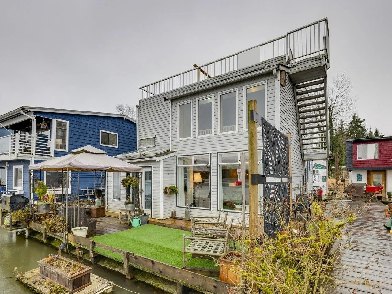 1A 20837 LOUIE CRESCENT