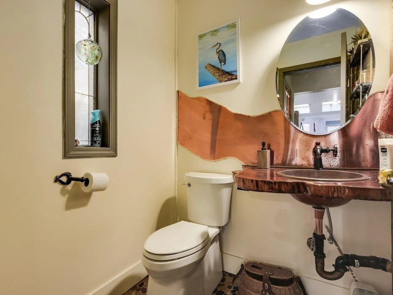 1A 20837 LOUIE CRESCENT