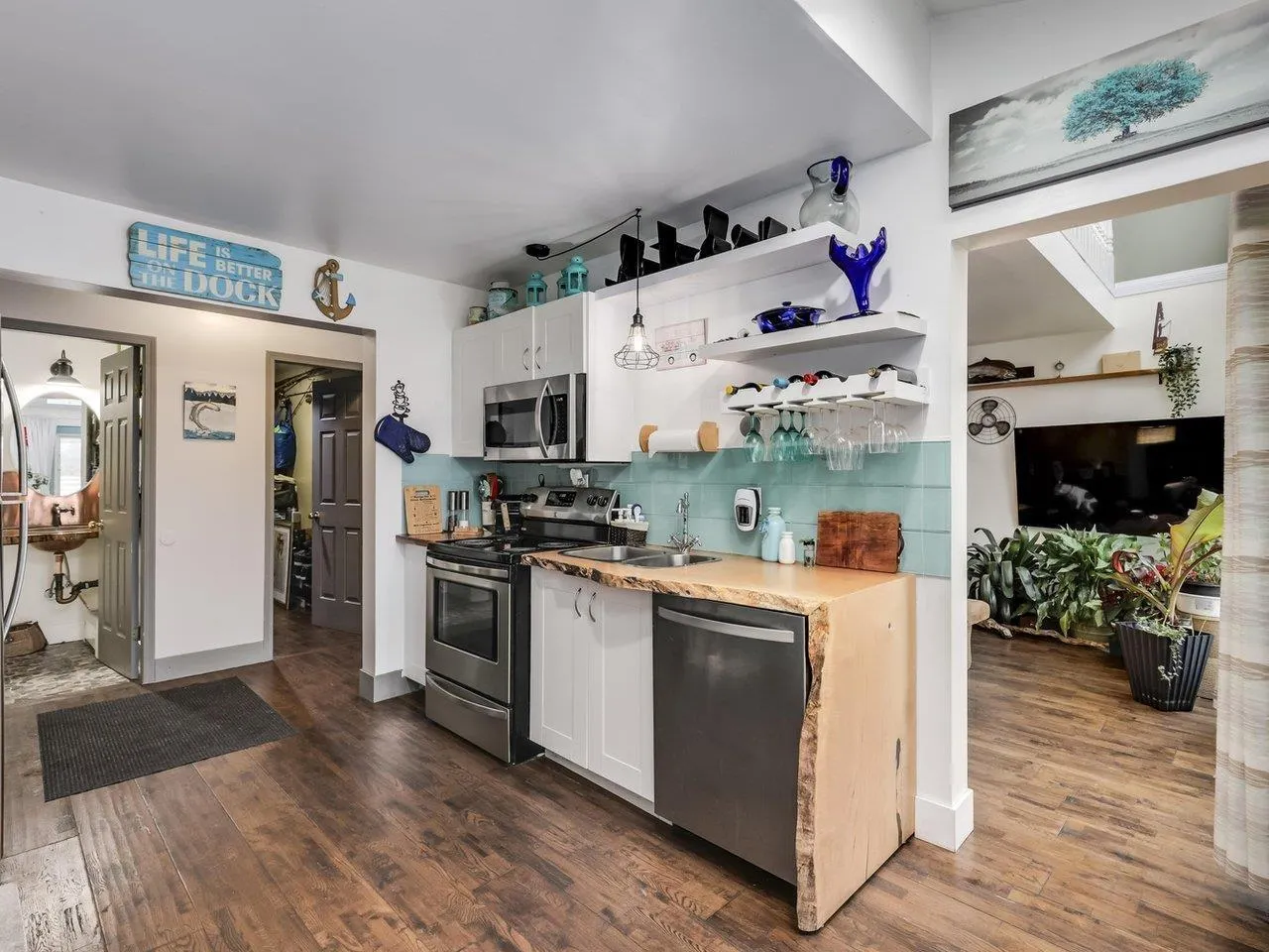 1A 20837 LOUIE CRESCENT