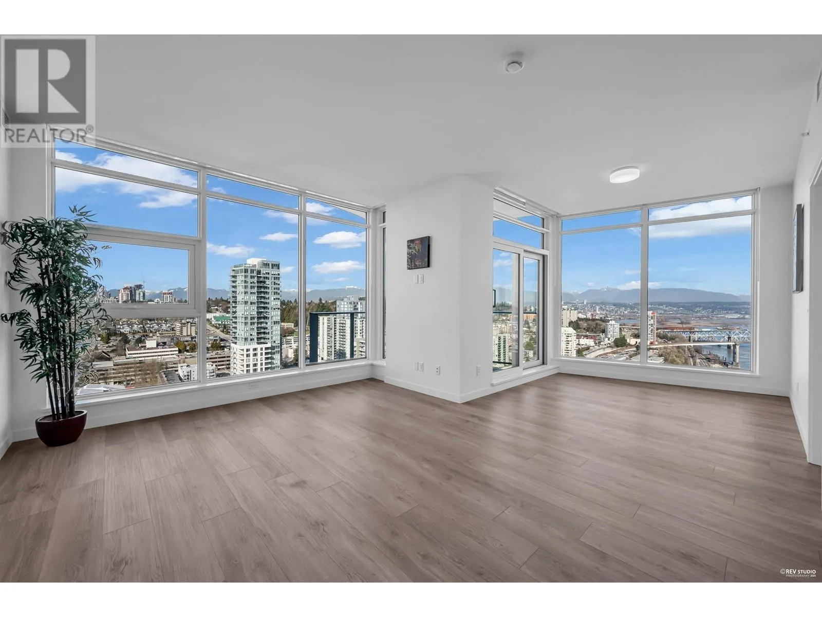 3003 660 QUAYSIDE DRIVE