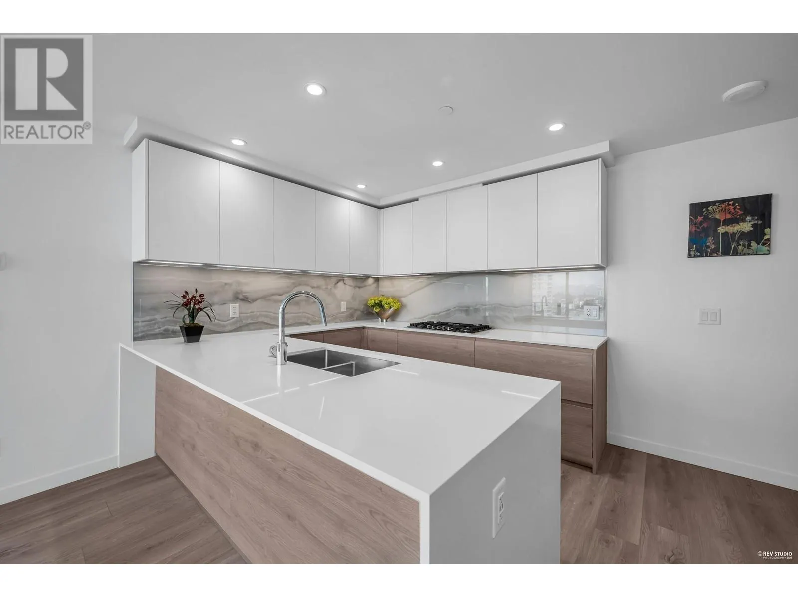 3003 660 QUAYSIDE DRIVE
