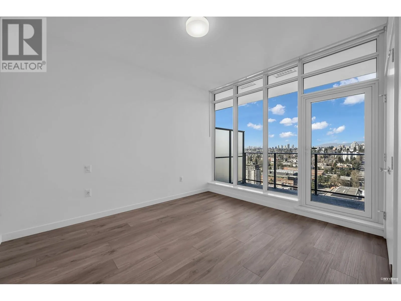 3003 660 QUAYSIDE DRIVE