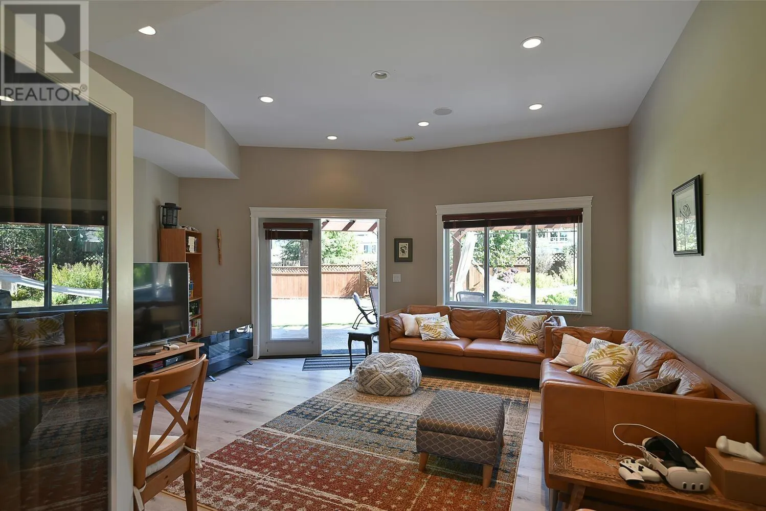 1464 SUNSET PLACE