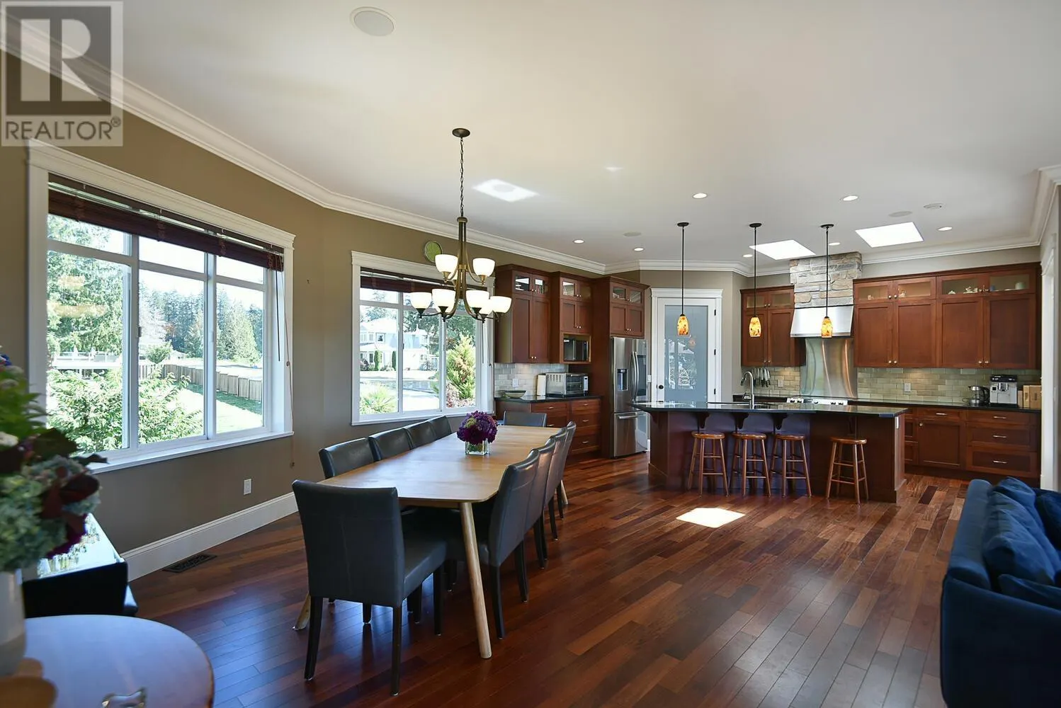 1464 SUNSET PLACE