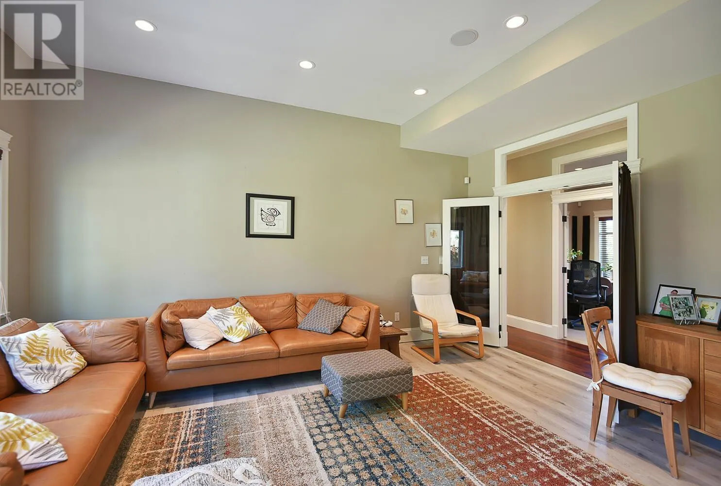 1464 SUNSET PLACE