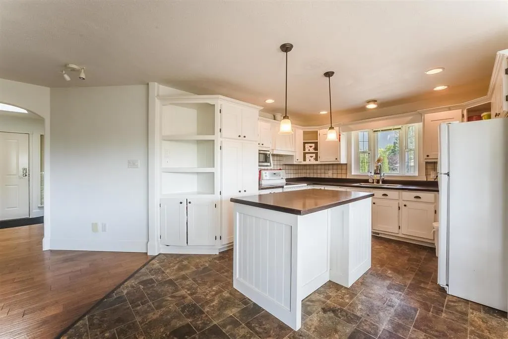 50284 YALE ROAD|Rosedale