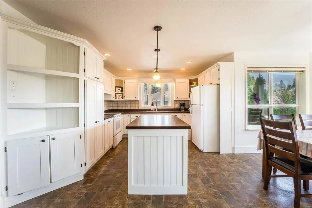 50284 YALE ROAD|Rosedale