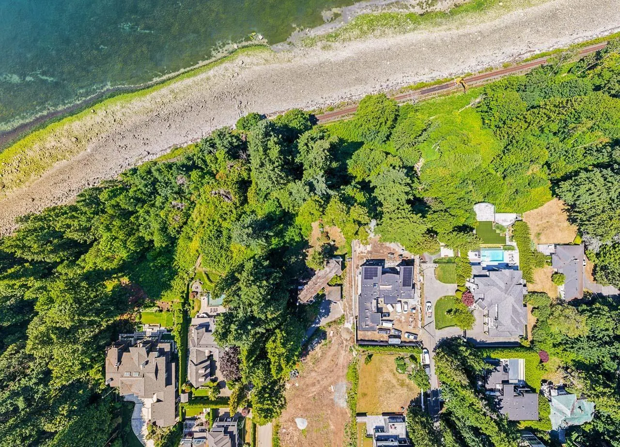 LT.3 12585 15 AVENUE