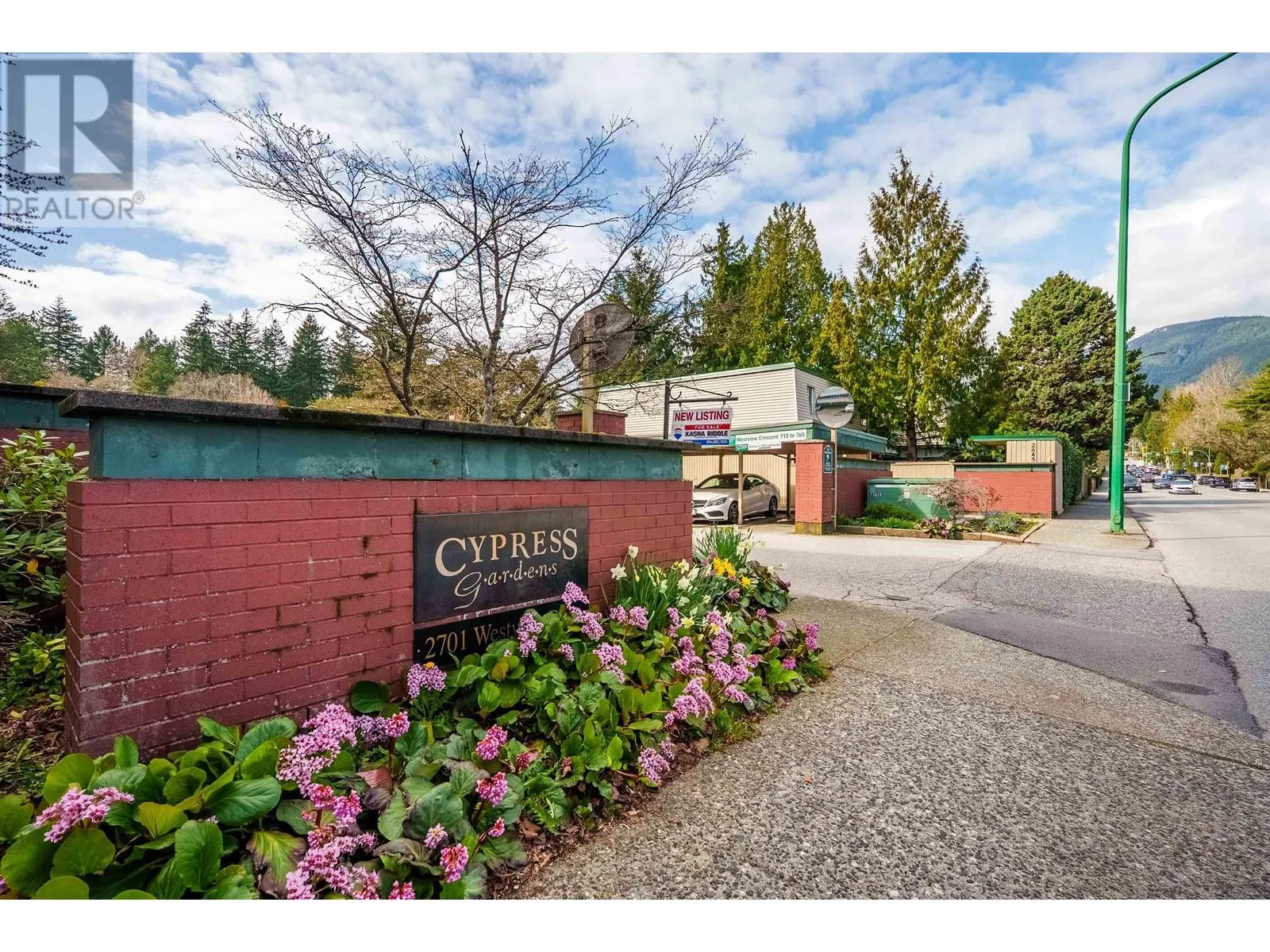 2645 WESTVIEW DRIVE
