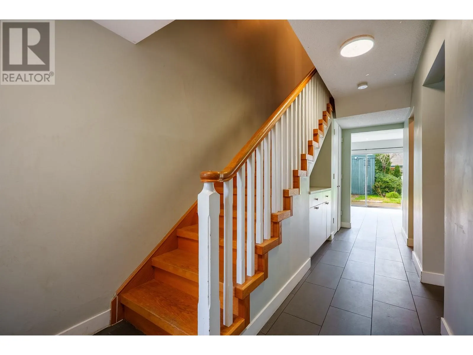 2645 WESTVIEW DRIVE